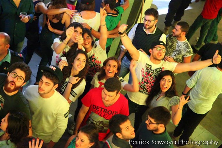 Online Collaborative Party